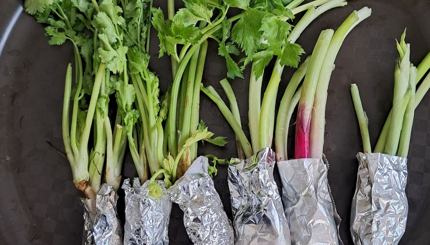 Cara Simpan Daun Bawang Dan Ketumbar, Sebulan Pun Segar Lagi!